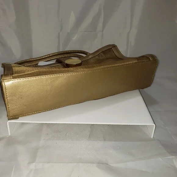 Susan gail gold mesh with detachable interior bag - Picture 3 of 7